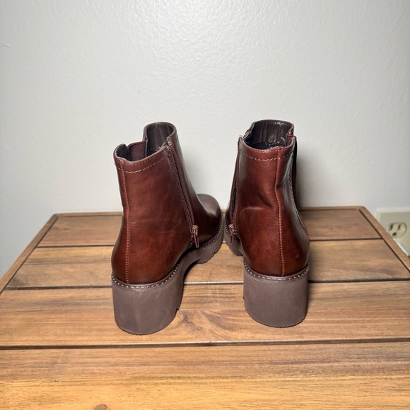 Naturalizer | Cade Chelsea Ankle Boot - Picture 11 of 13